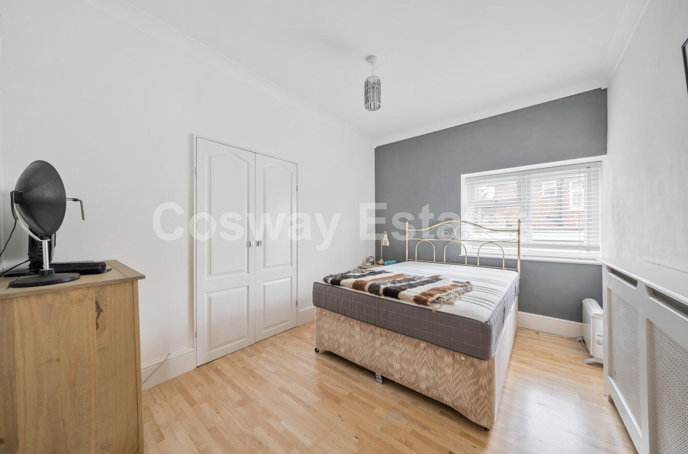 Stoneyfields Gardens, Edgware, HA8, Edgware